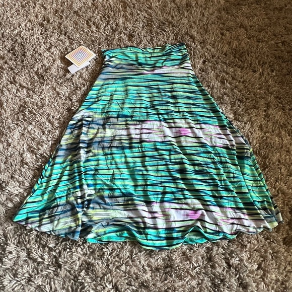NWT green striped Lularoe azure skirt - Picture 3 of 3